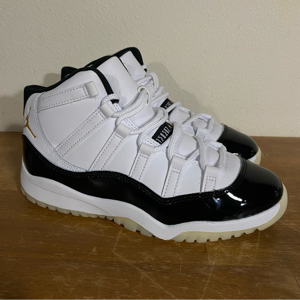 Jordan 11 Retro Mid Gratitude Defining Moments B Grade - Size 3.5Y or Women’s 5